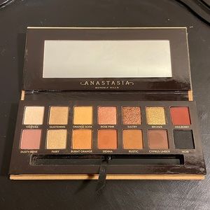 Anastasia: Soft Glam